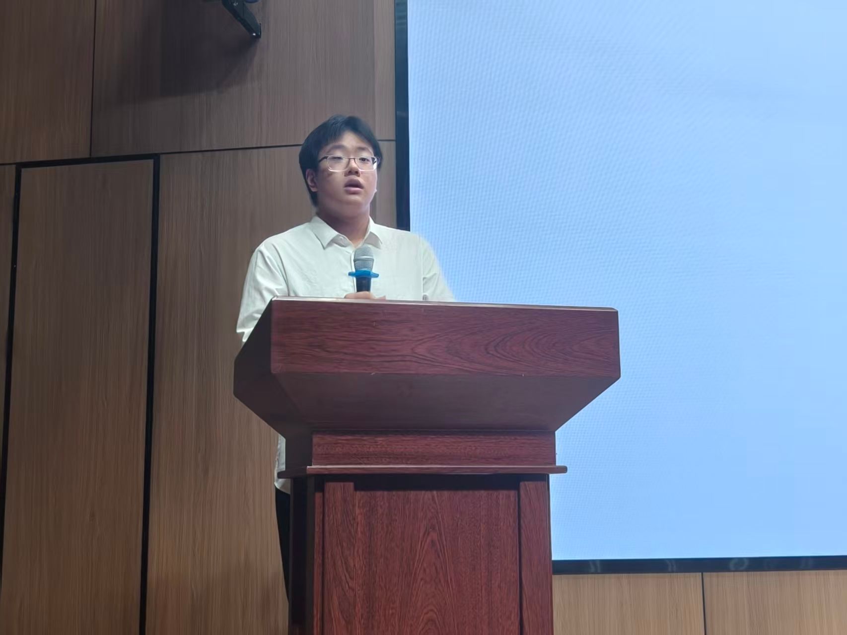 宿管会前任主席张明源发言 宿管会前任主席张明源发言